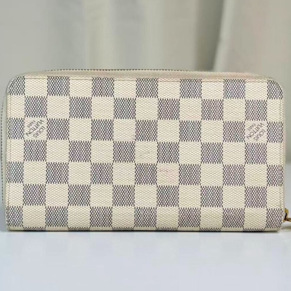 Louis Vuitton Damier Azur Wallet with Gold Accent - Picture 2 of 11